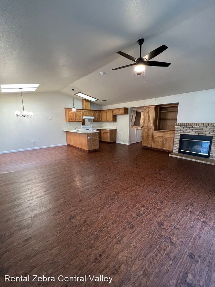 3059 3059 W. Queens Circle - 3059 W. Queen Circle - Photo 2 of 13