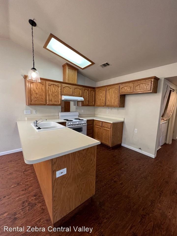 3059 3059 W. Queens Circle - 3059 W. Queen Circle - Photo 3 of 13