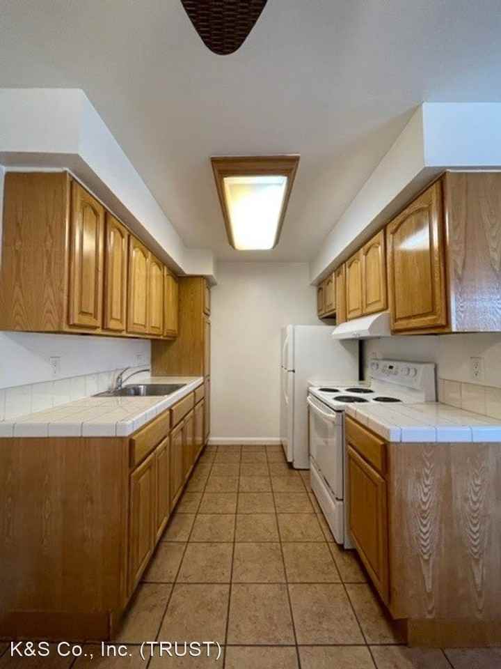 516 Buena Vista Avenue - Photo 3 of 15