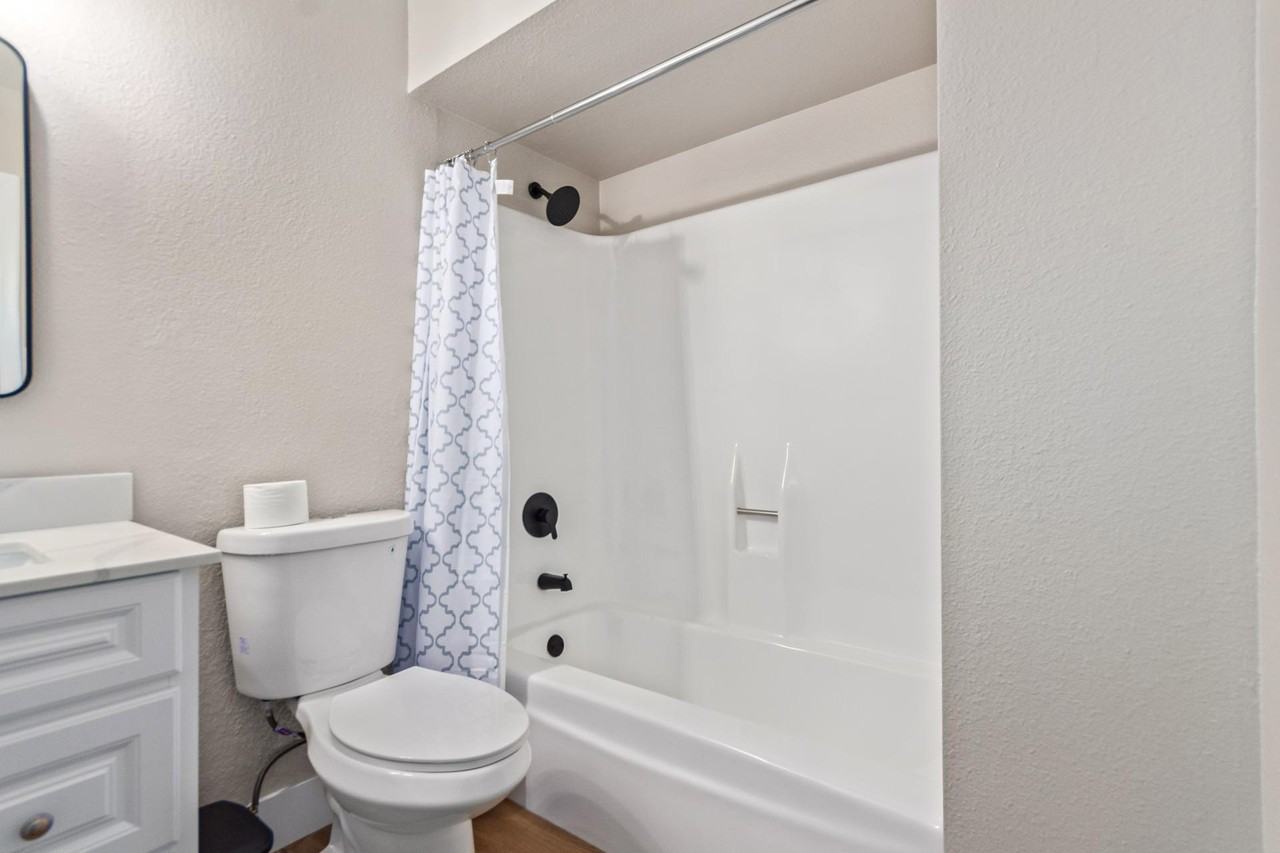 E Fremont Dr - Photo 2 of 12