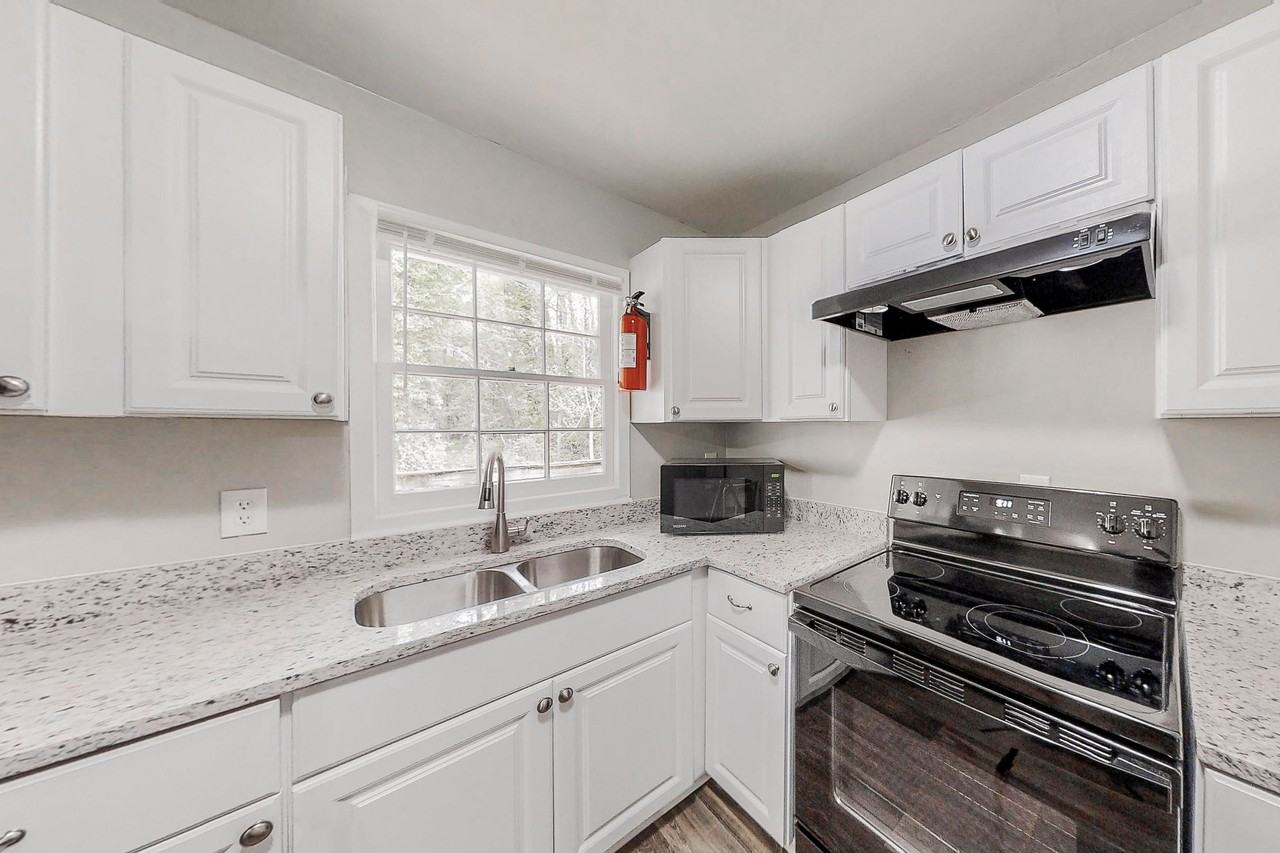 Malibu Drive - Photo 4 of 15