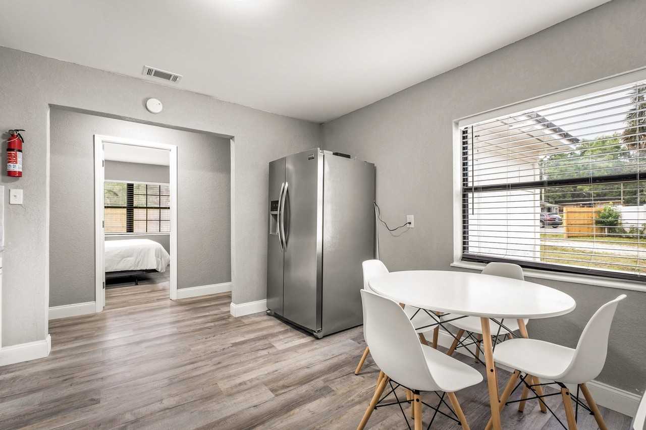 Orlando Ave - Photo 2 of 9