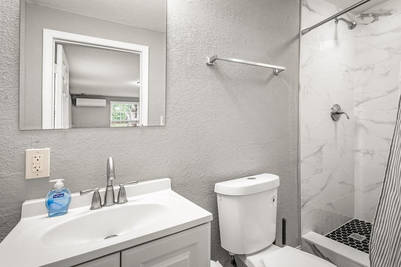 Orlando Ave - Photo 3 of 9