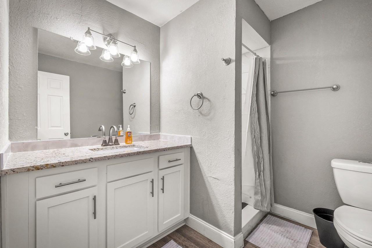 Orlando Ave - Photo 6 of 9