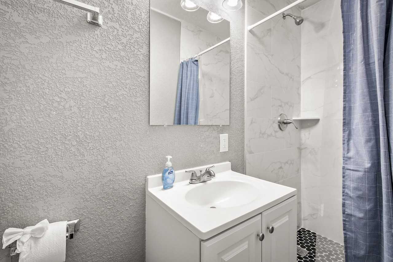 Orlando Ave - Photo 7 of 9