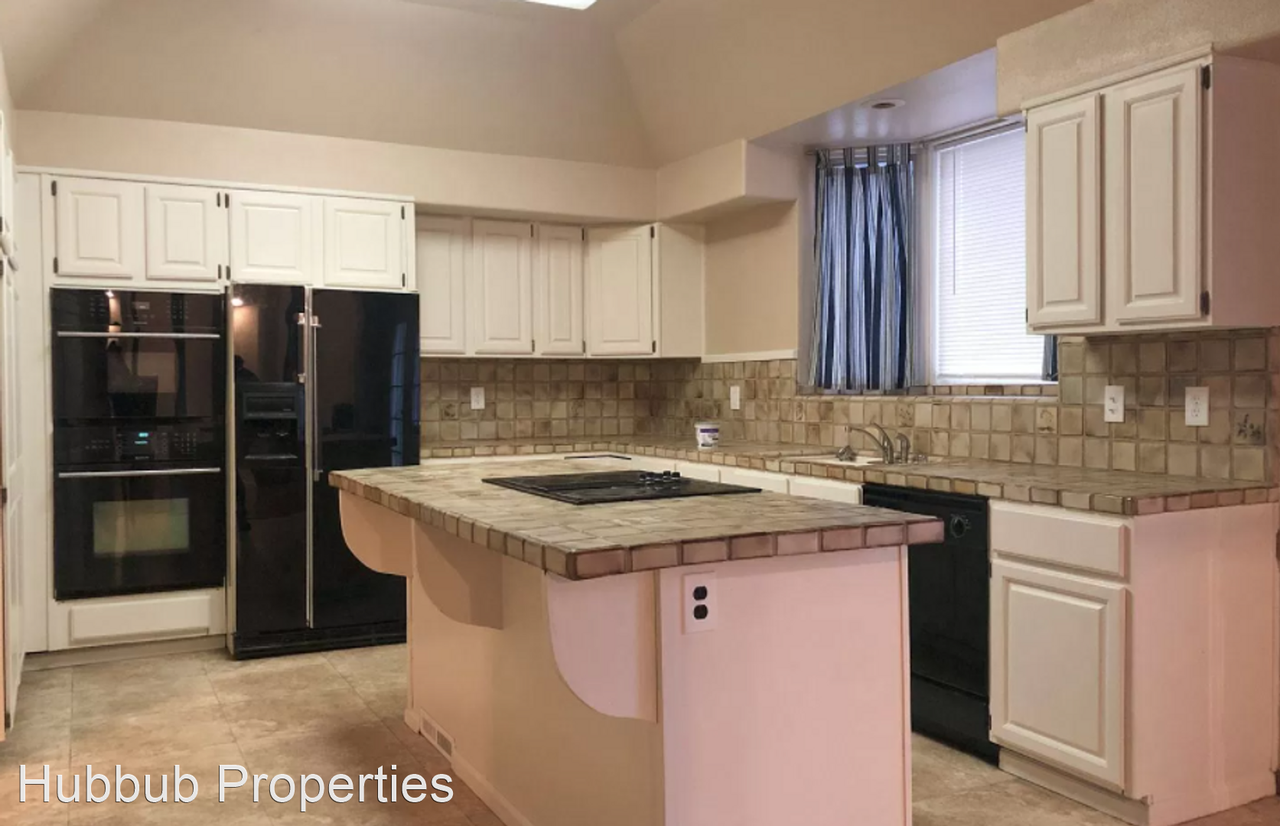 788 Sunriver Ln - Photo 2 of 9