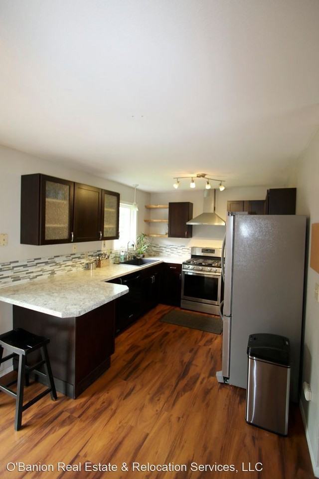 16642 Riddell Cir - Photo 2 of 21