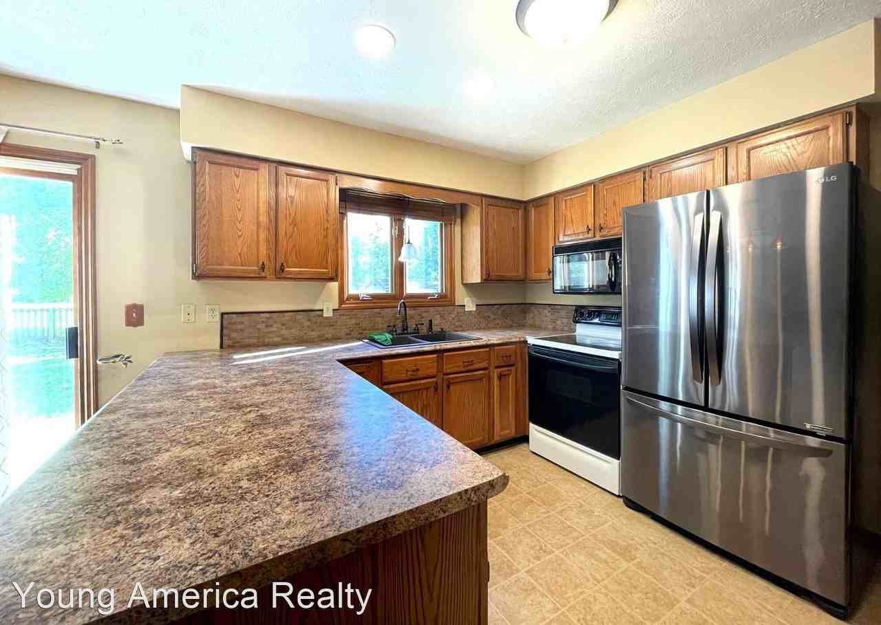 106 Highpoint Rd - Photo 2 of 22