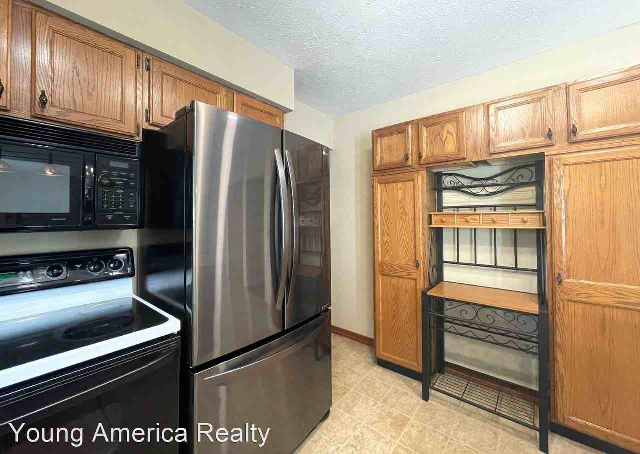 106 Highpoint Rd - Photo 3 of 22