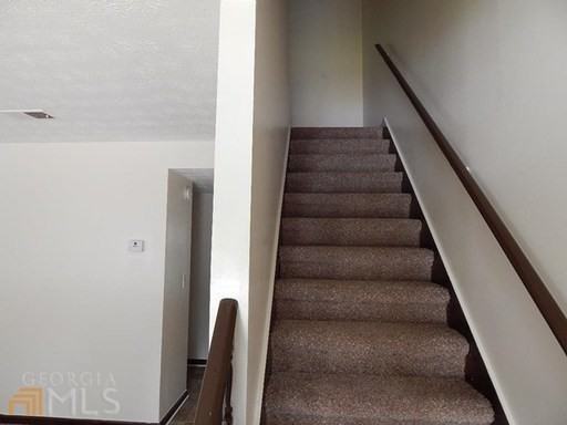 116 Hudson Bridge Ct - Photo 3 of 18