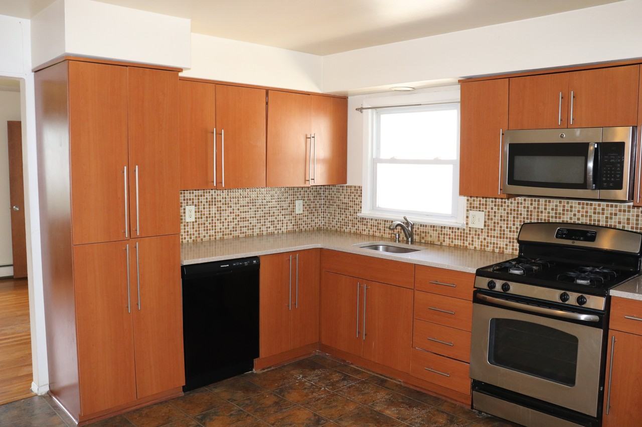 33 N Willow St - Photo 2 of 8