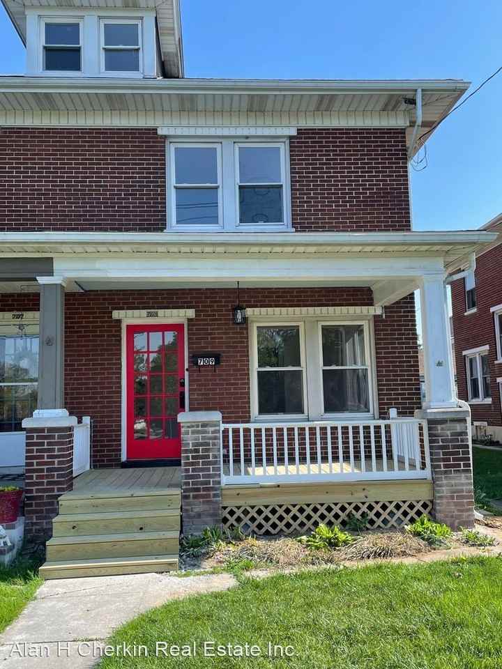 709 Hellam St - Photo 2 of 30