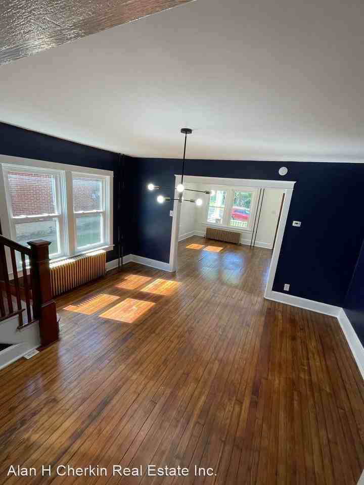709 Hellam St - Photo 3 of 30