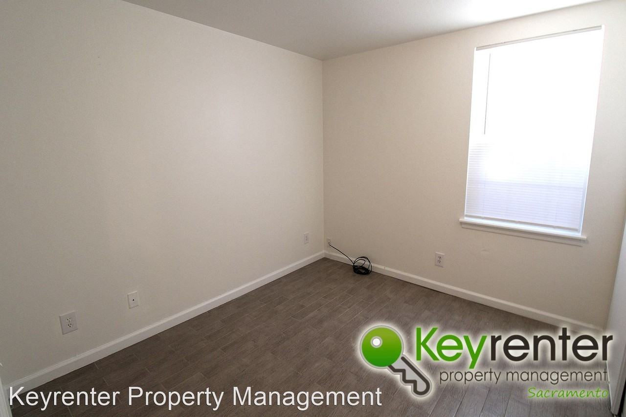 3220 2nd Ave - Photo 3 of 20