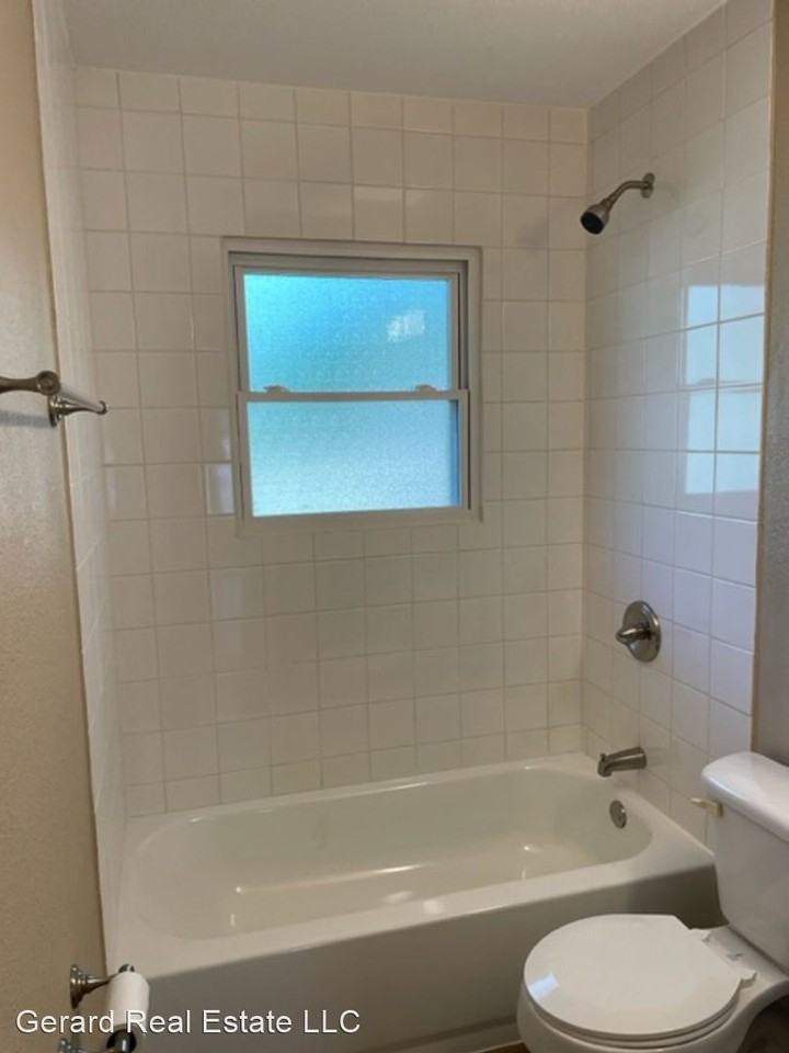 1346 S La Salle Dr - Photo 3 of 11