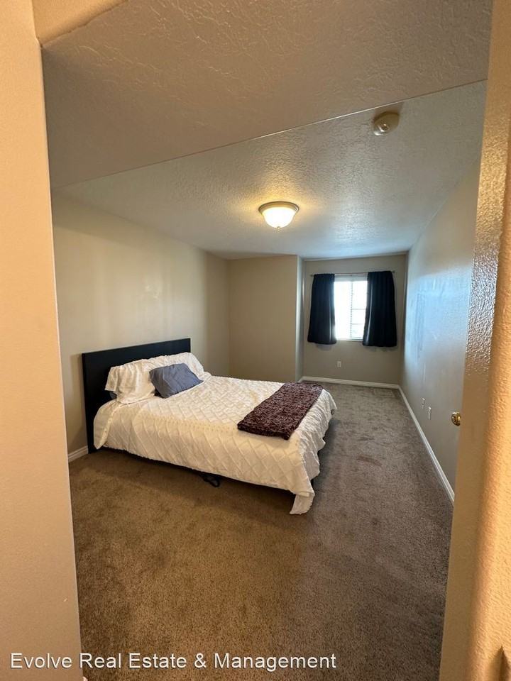 1080 W 1360 S - Photo 2 of 14