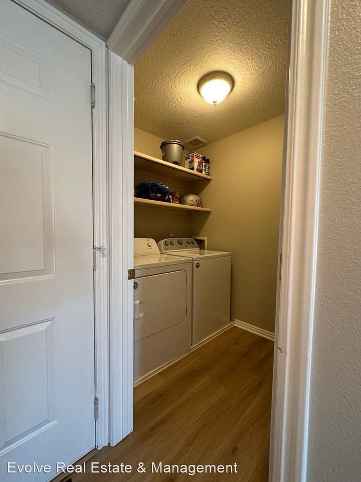 1080 W 1360 S - Photo 3 of 14