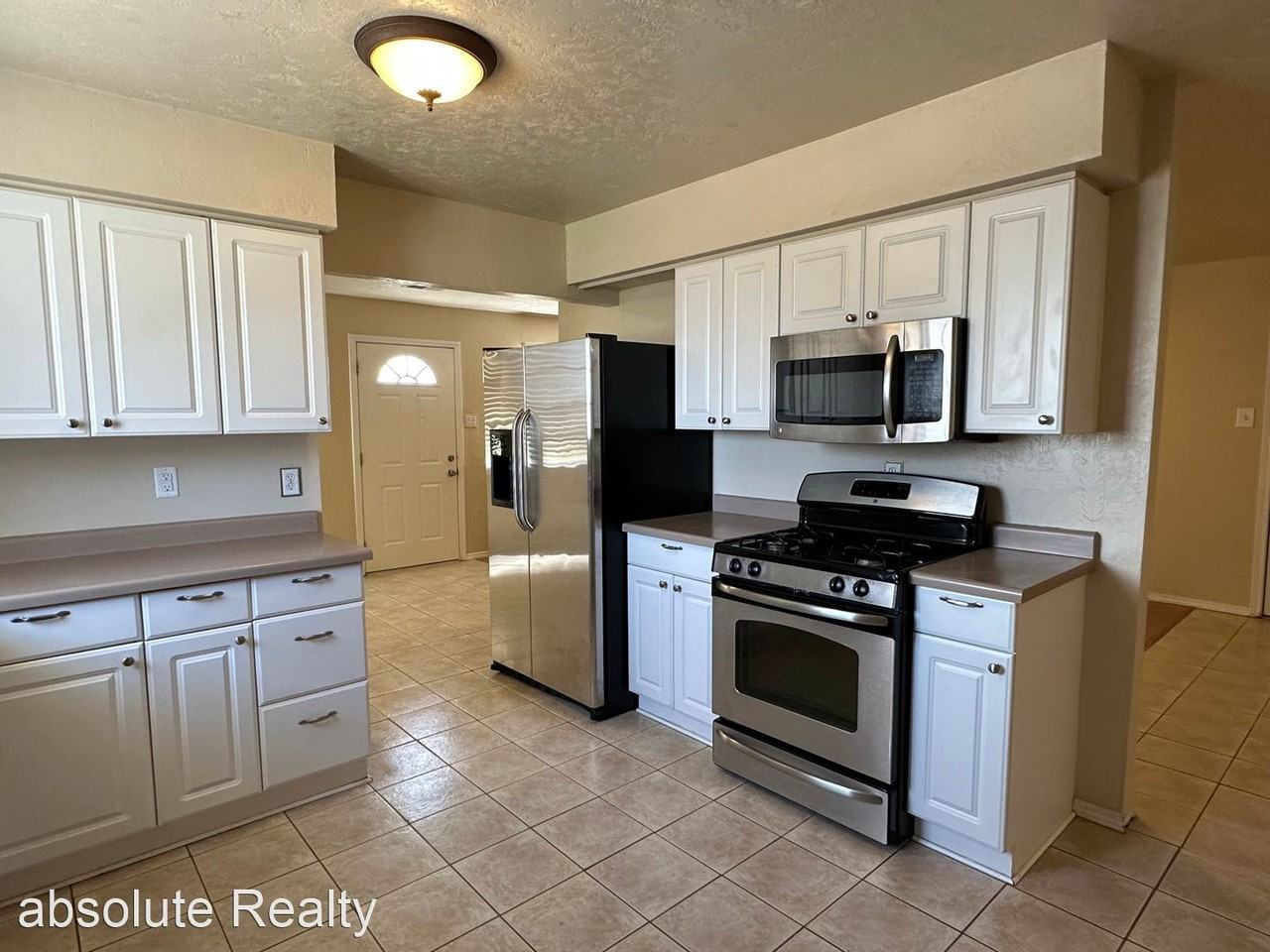 2005 N Hidden Valley Ln - Photo 3 of 16