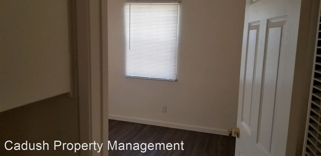 307 W Avenue J10 - Photo 3 of 8