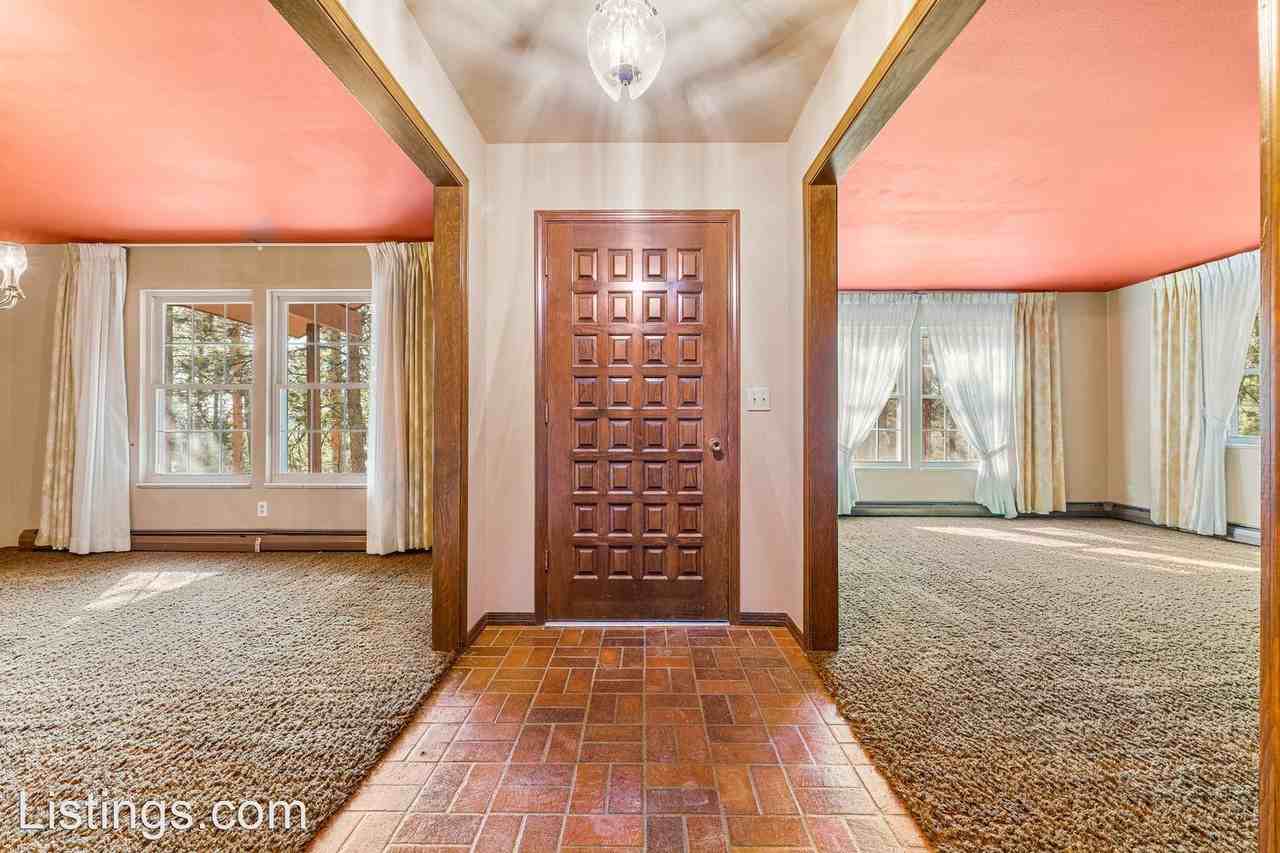 8558 Tanglewood Rd - Photo 3 of 32