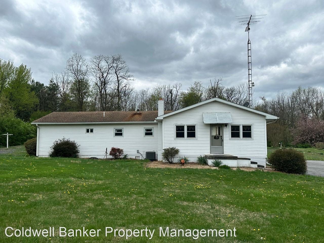 790 Antrim Ln - Photo 2 of 24