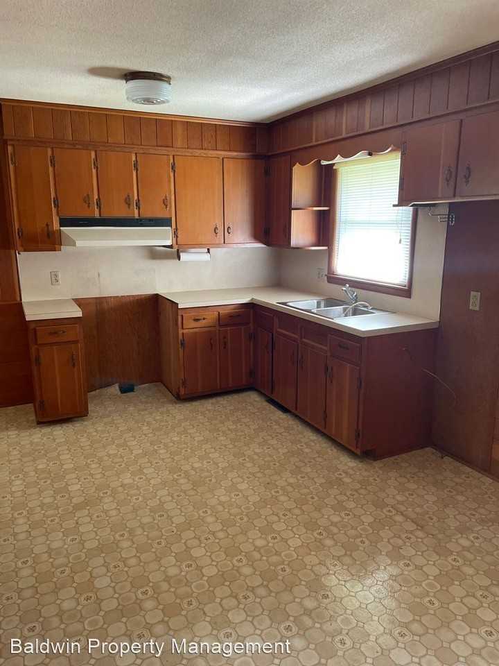 1360 Ziglar Rd - Photo 3 of 13