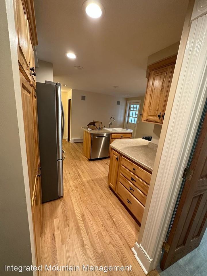 1004 Bennett Ave - Photo 3 of 28