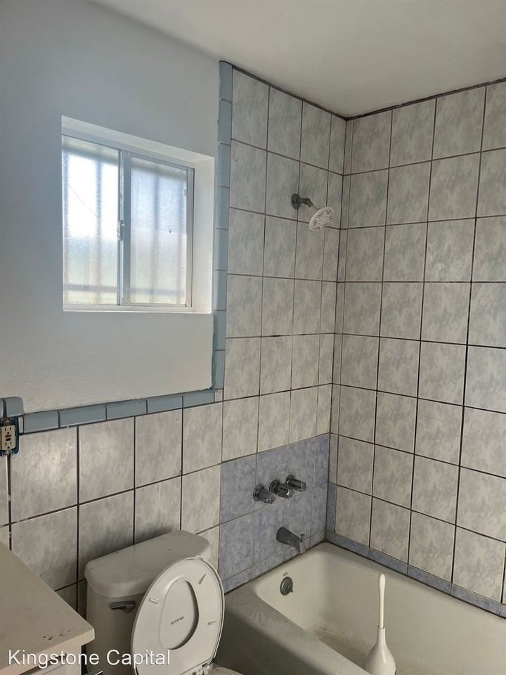 1827 E 112th St - Photo 2 of 14