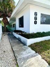 660 82nd St - Photo 3 of 12