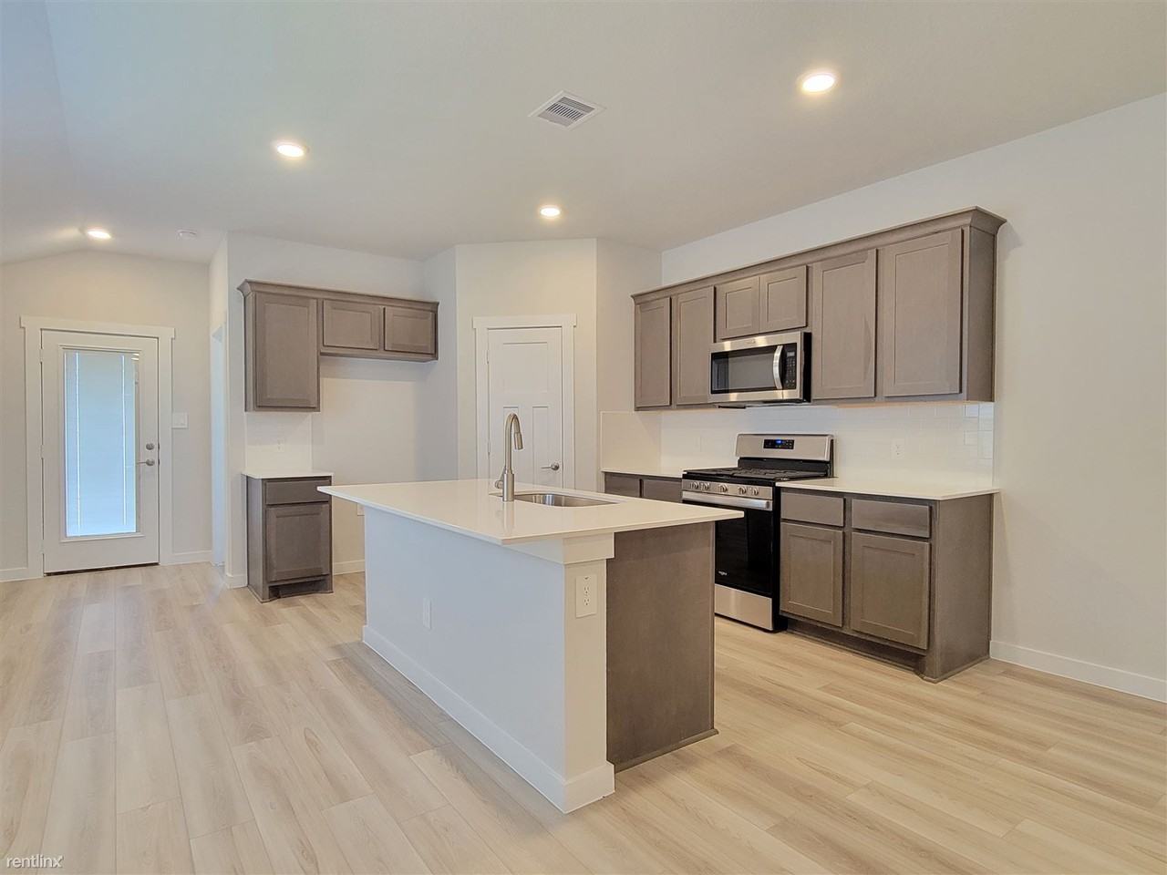 1232 Amistad Loop - Photo 2 of 11
