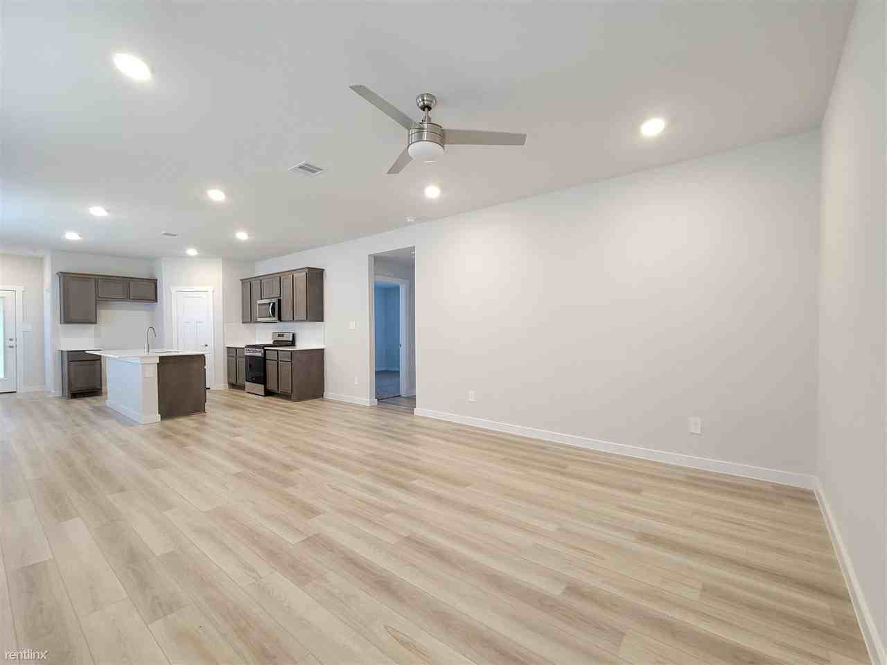 1232 Amistad Loop - Photo 3 of 11