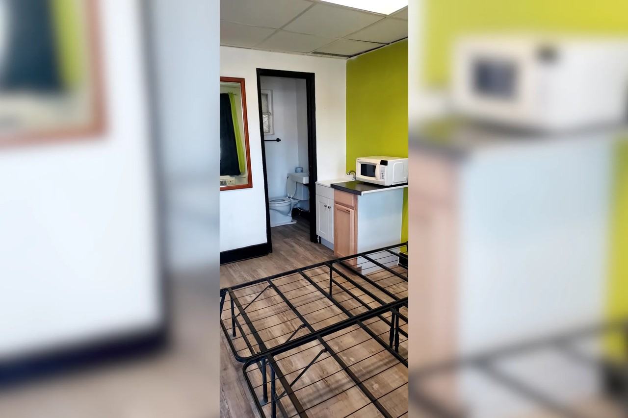 379 Oak Ave - Photo 2 of 4