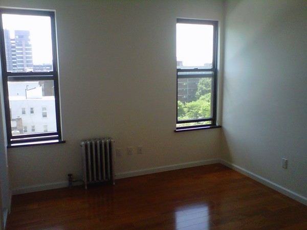 Graham Avenue - Photo 2 of 4