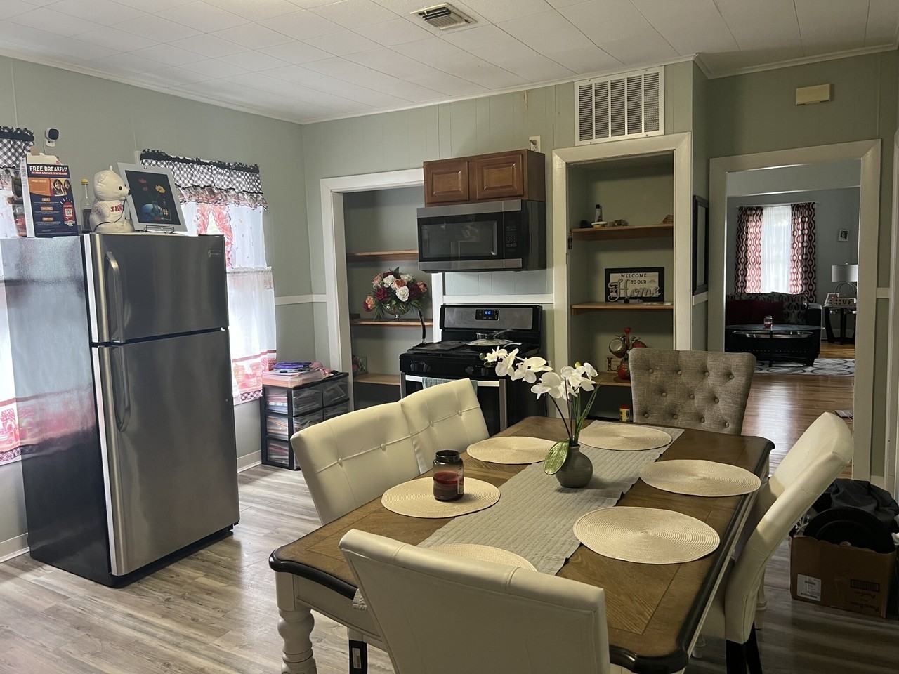 Florence St 3, Worcester, MA 01610 3 Bedroom Apartment for 1,800