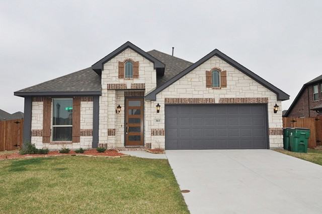 303 Pineview Ln - Photo 2 of 26