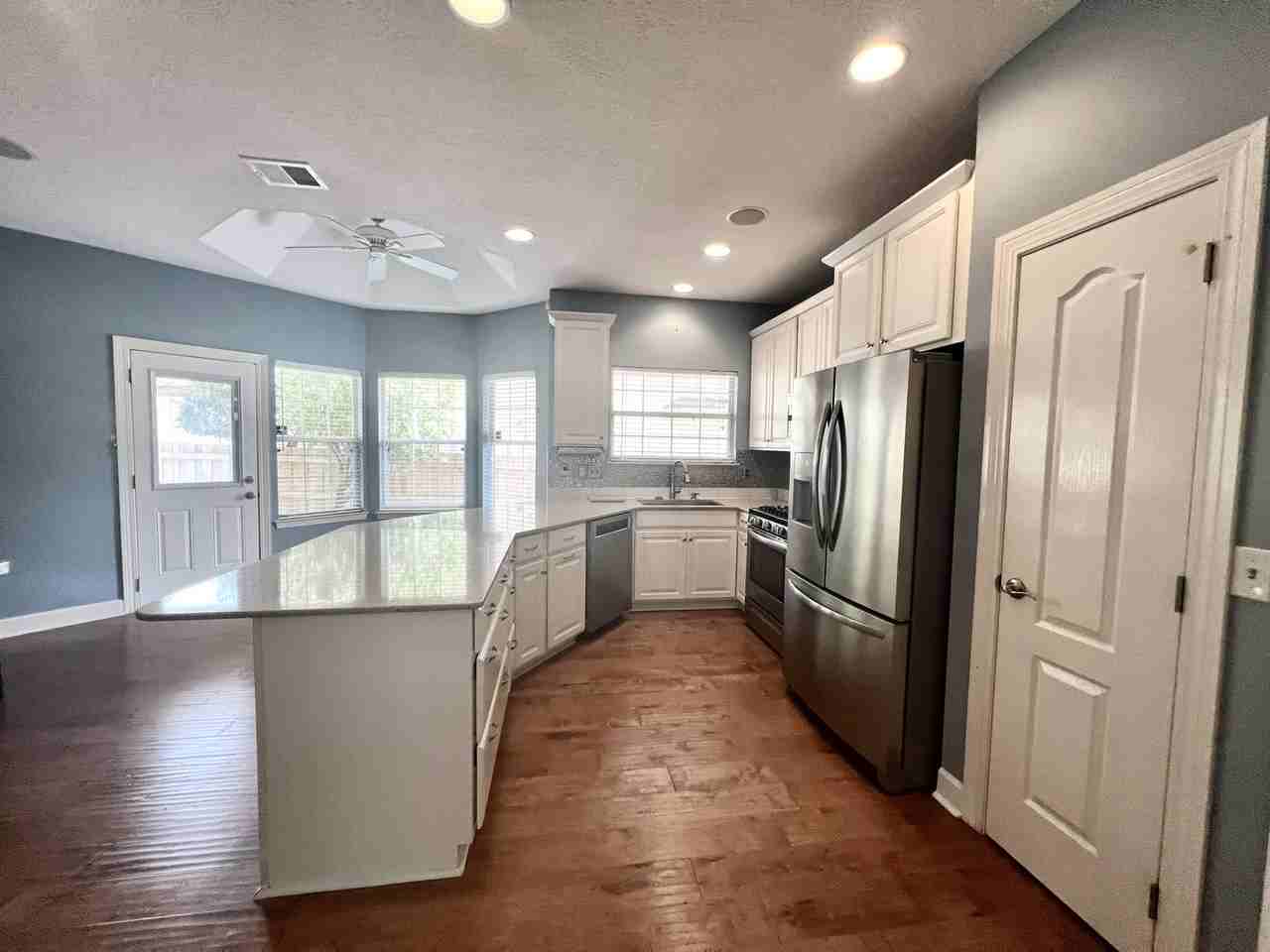 184 Summerfield Dr - Photo 2 of 35