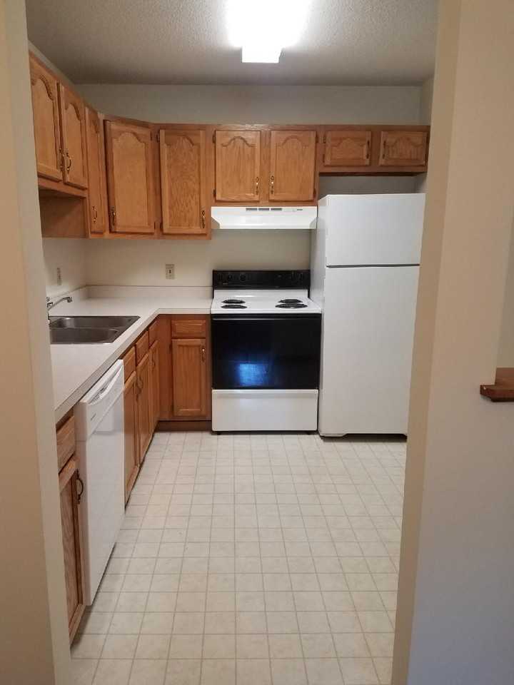 1232 Spruce Ct - Photo 6 of 18