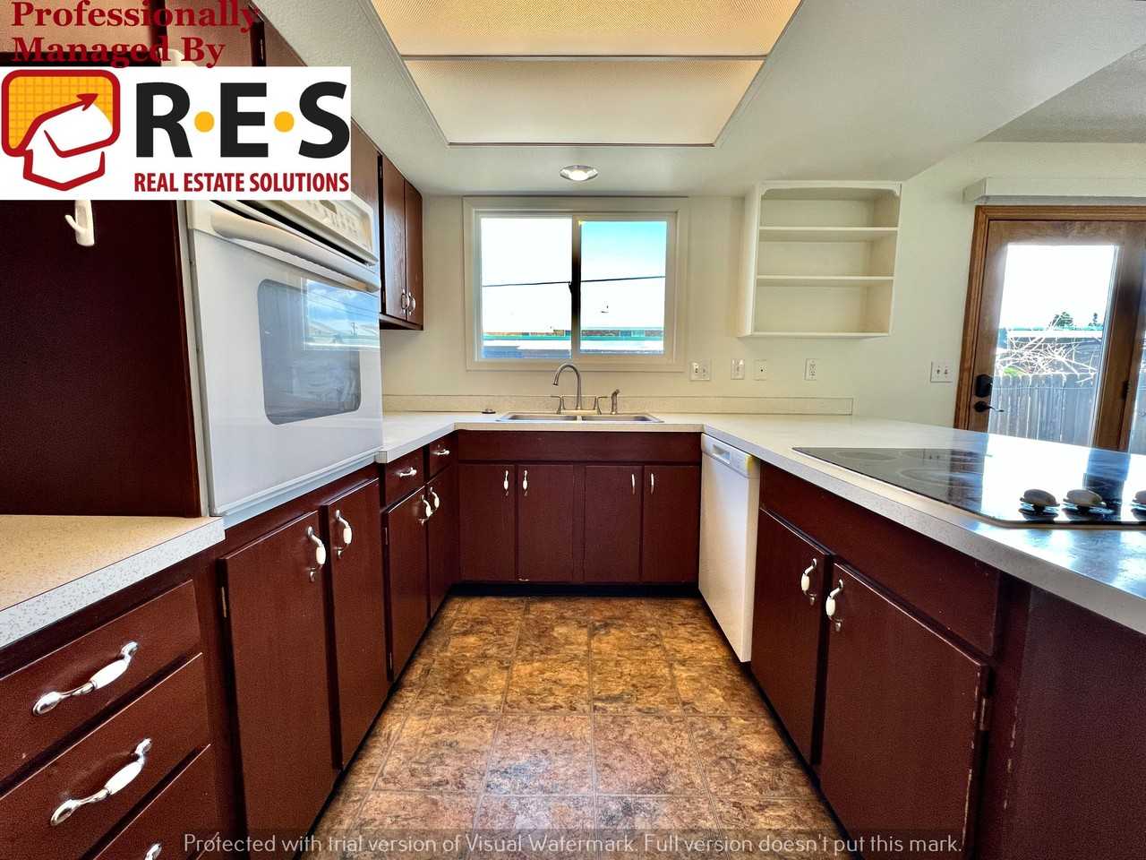 9032 E Lehigh Ave - Photo 2 of 14