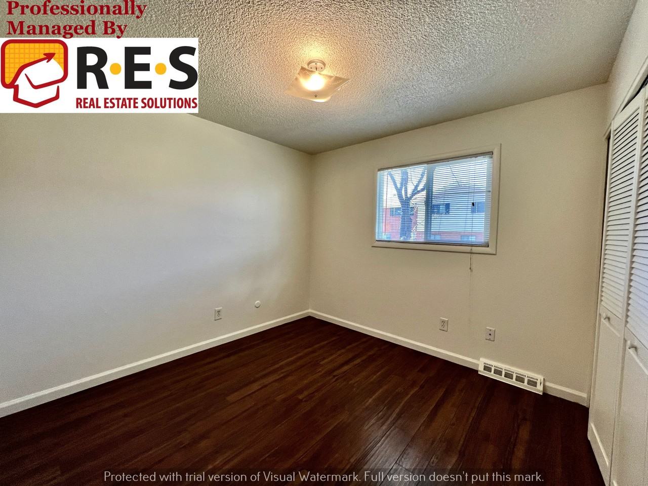 9032 E Lehigh Ave - Photo 6 of 14