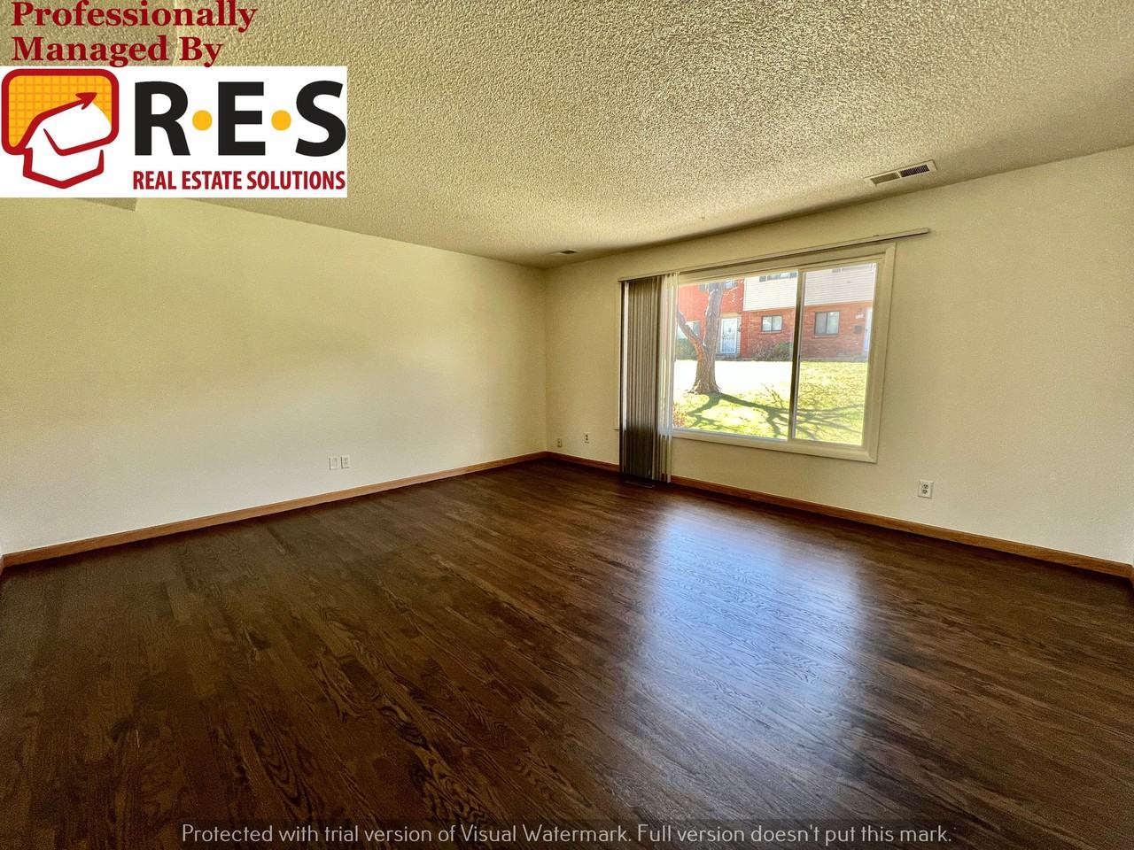 9032 E Lehigh Ave - Photo 5 of 14