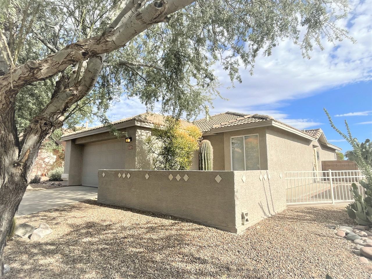 5575 W Durham Hills St - Photo 2 of 30