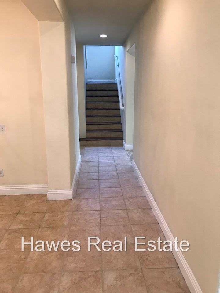 24839 Kentman Ct - Photo 5 of 41