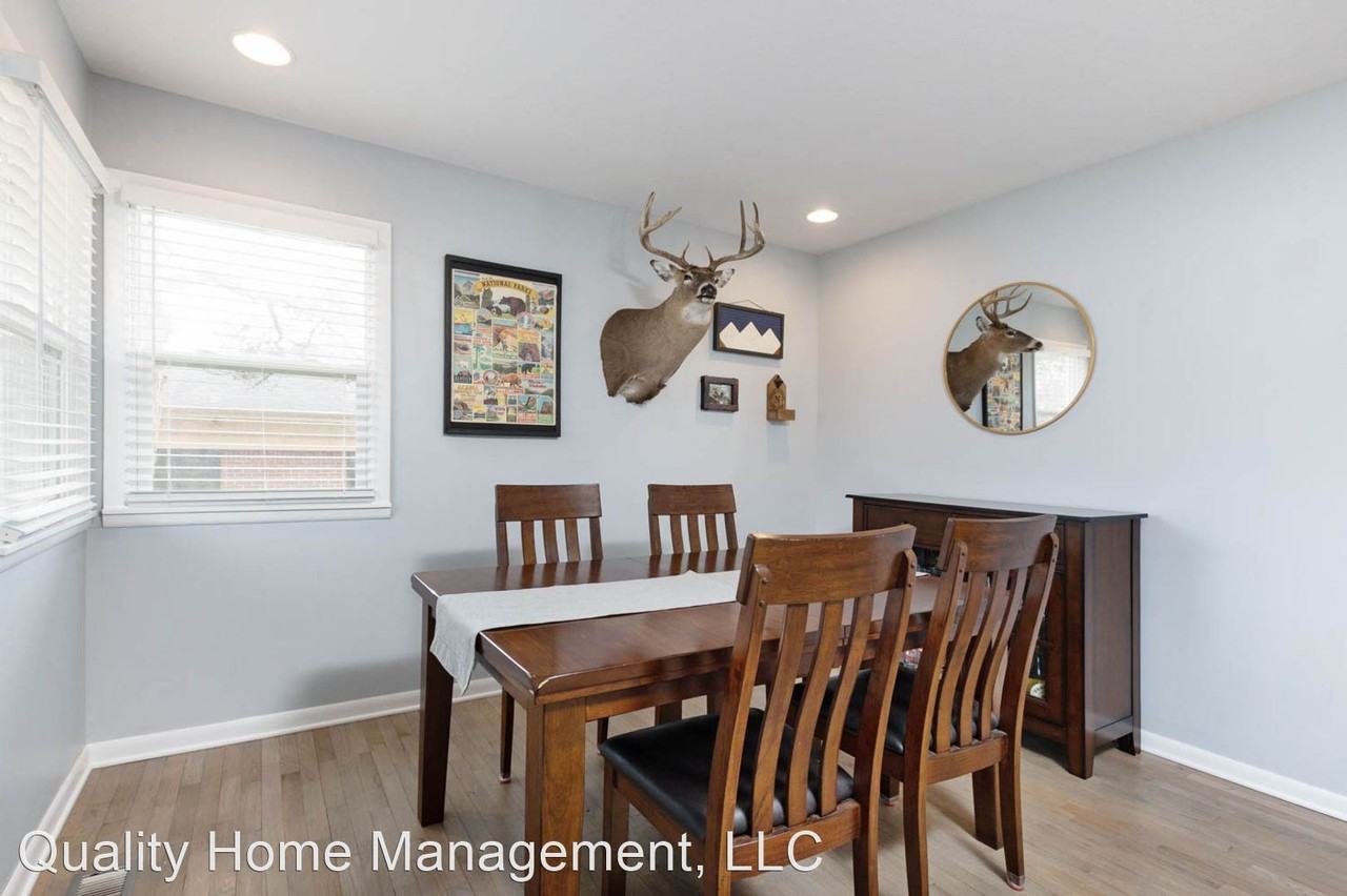 1133 Hudson Ave - Photo 3 of 35