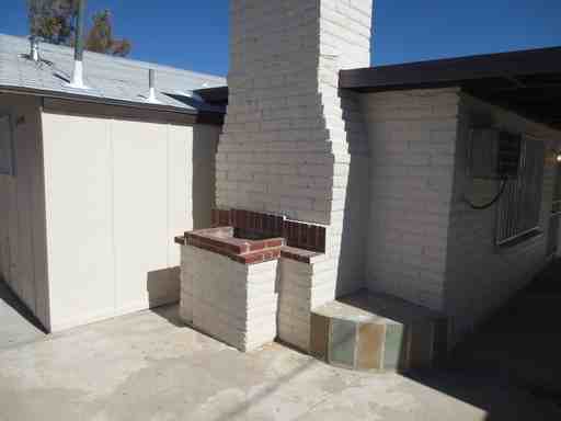 1901 W Castle Dr - Photo 3 of 14