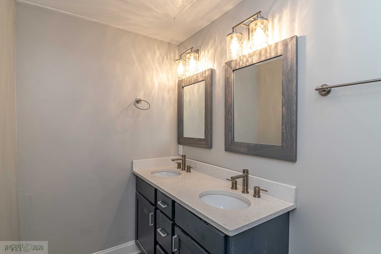 103 North Center Street #4 - Photo 5 of 8