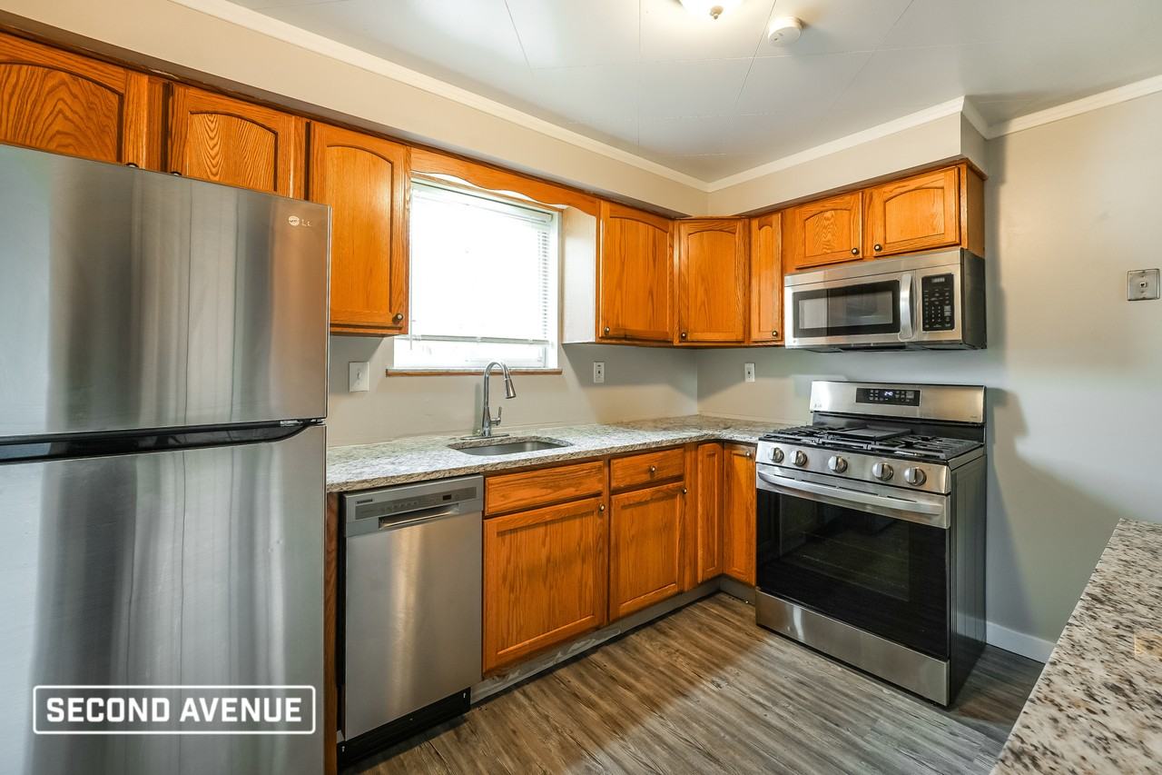 701 Crestview Dr - Photo 6 of 20