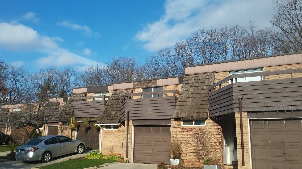 12311287 White Oaks & 392408 Eton Place, Oakville Apartments 1256