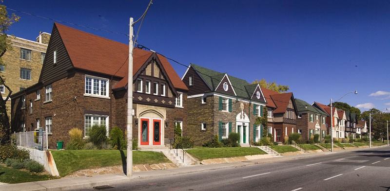 Lawrence Duplexes Apartments 30 830 Lawrence Avenue East, Toronto