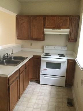 948 Wolcott Ave - Photo 3 of 17