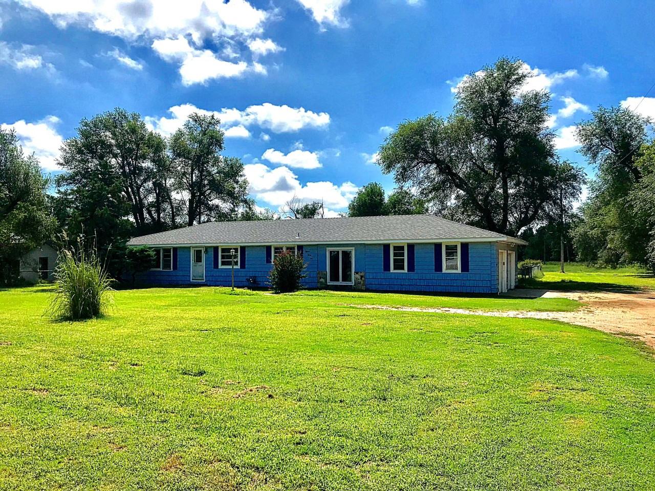 1539 W Fourth Ave - Photo 2 of 19